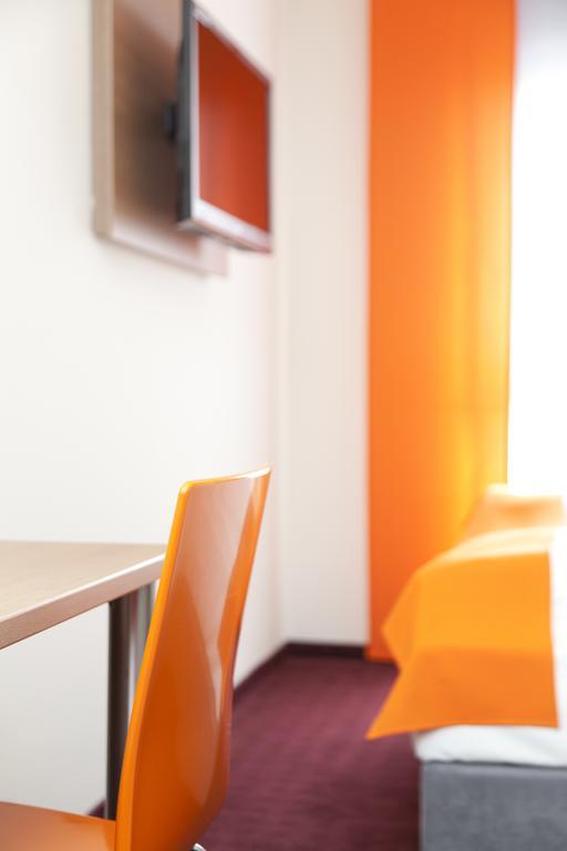 Mcdreams Hotel Moenchengladbach Buitenkant foto