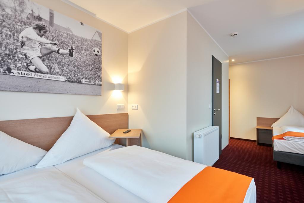 Mcdreams Hotel Moenchengladbach Buitenkant foto