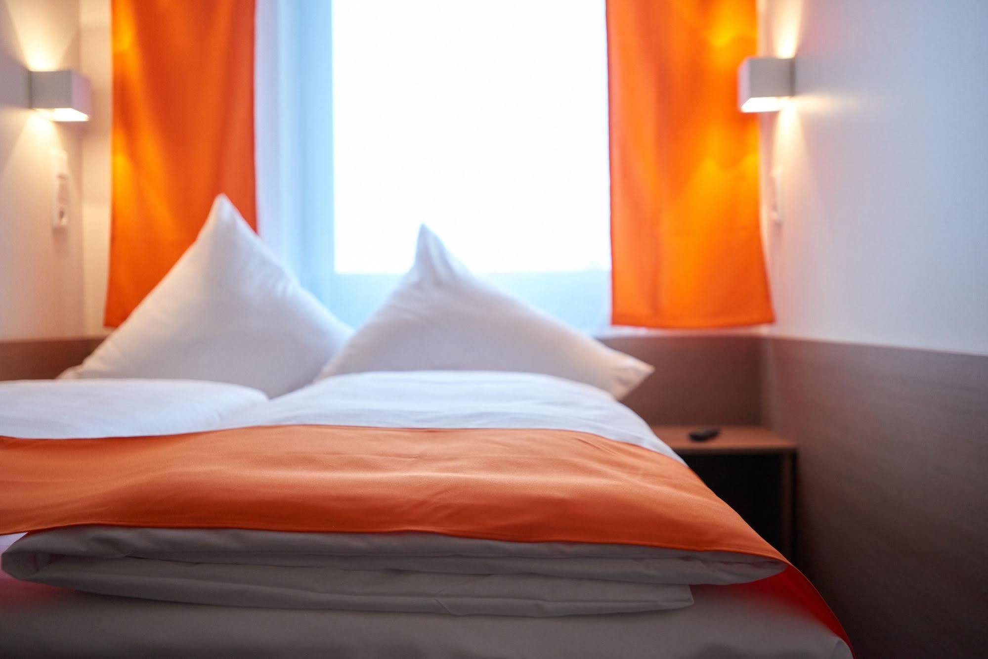 Mcdreams Hotel Moenchengladbach Buitenkant foto