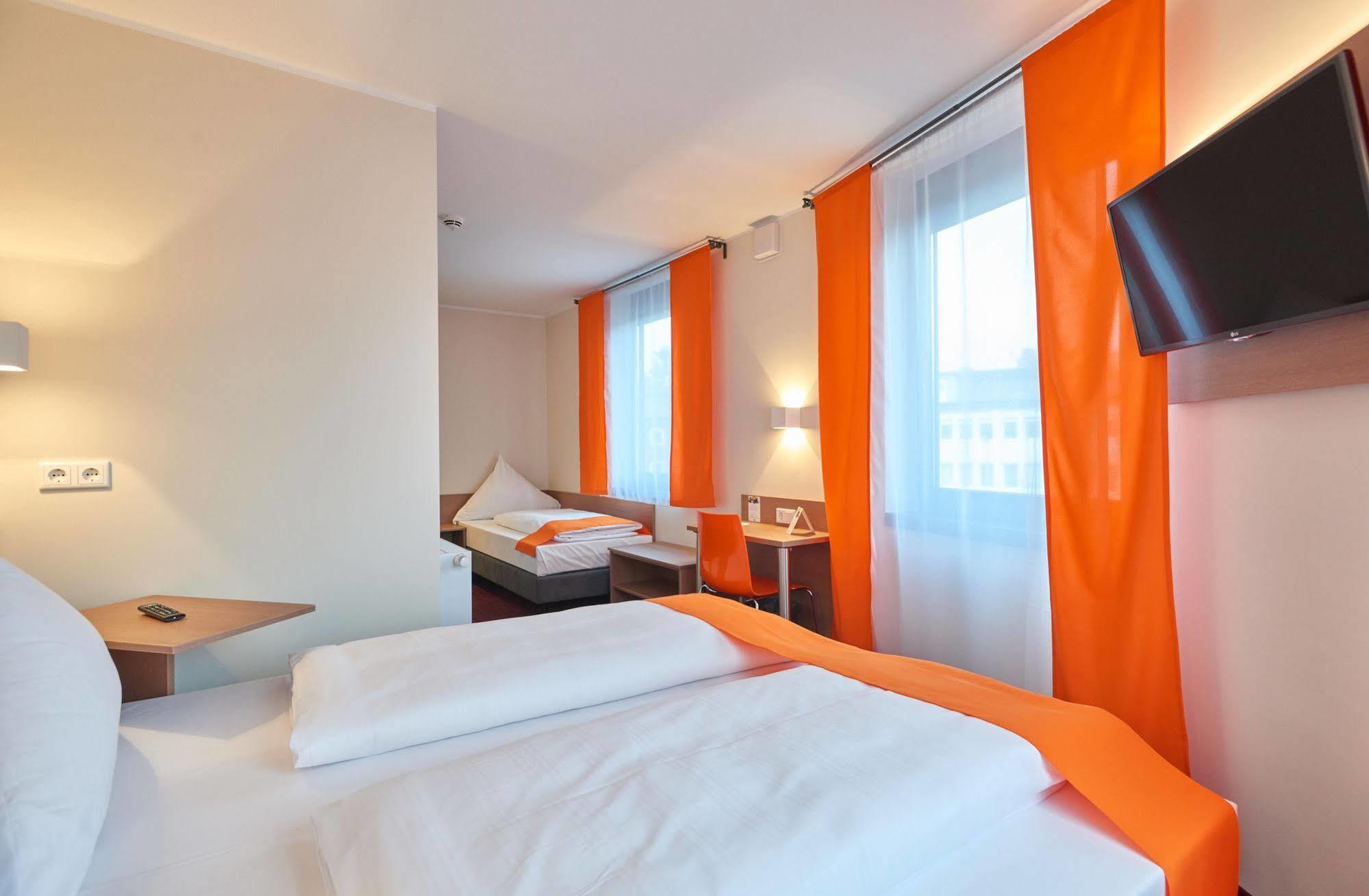 Mcdreams Hotel Moenchengladbach Buitenkant foto